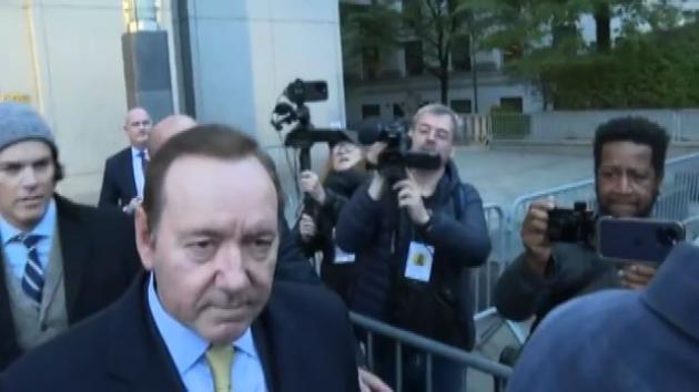 Kevin Spacey, nuova pioggia di accuse per l'attore: 12 processi in totale