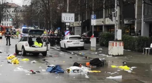 Attentato Monaco di Baviera, 24enne afgano confessa, invocato Allah durante il fermo, la chat coi parenti: “Domani non sarò più qui”