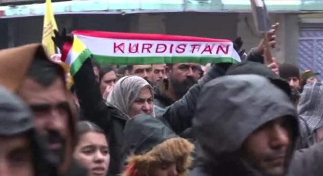 Curdi, l'ambiguit&agrave; nel Medio Oriente: la lotta contro Teheran per autonomia e gli appoggi strategici con Israele che li bombarda in Siria - RETROSCENA