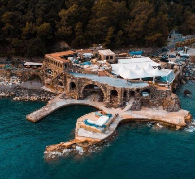 Covo di Nord Est, lo Yacht Club Tigullio inaugura la stagione tra mondanità e beneficenza 