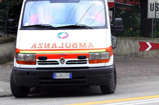 Milano, uomo si da fuoco vicino a Stazione Centrale: le condizioni