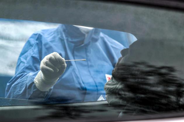 Fa un tampone e  scopre di avere qualcosa incastrato nel naso da 37 anni