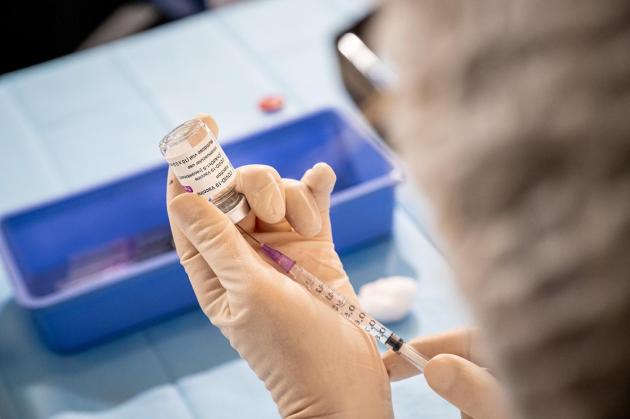 "Vaccino Covid a mRNA: problemi di tossicità nelle proteine e nanoparticelle lipidiche": lo studio di 3 scienziati ex Moderna