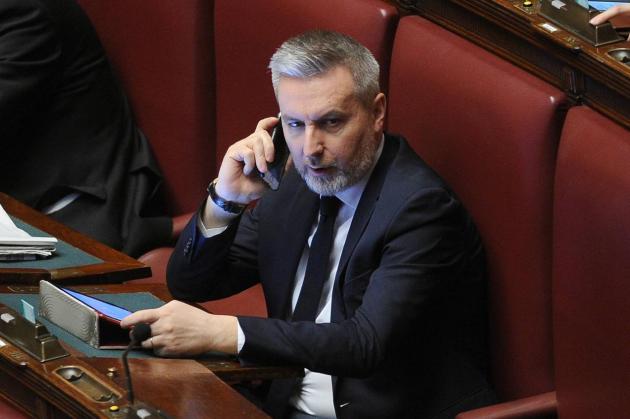 L'Italia ne sperimenta un'altra, Guerini: "All'Ucraina anche armi per neutralizzare postazioni dei russi"