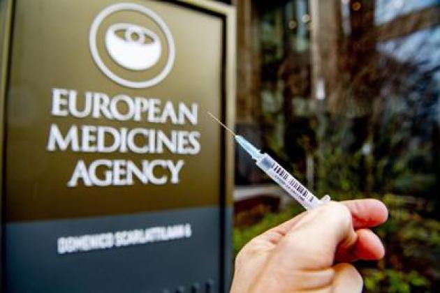 Covid: Ema, molto raro rischio miocarditi con vaccini a mRna