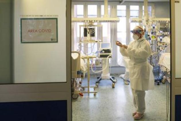 Covid: da vaccini a Omicron, il 2021 della pandemia che non finisce