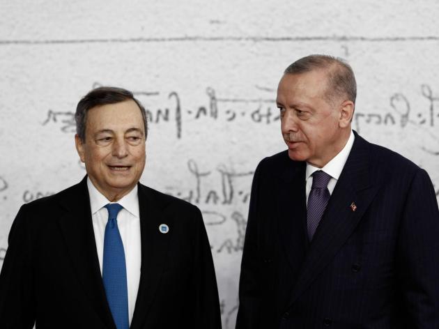 Draghi da Erdogan: tra i temi sul tavolo l'Ucraina, la crisi alimentare e il gas