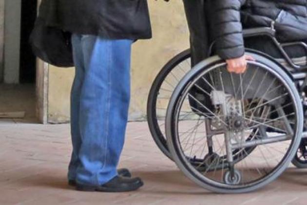 Il Parlamento si inventa il "bollino etico": le aziende non assumono persone con disabilità ma prendono il "premio" se aggiustano la loro immagine