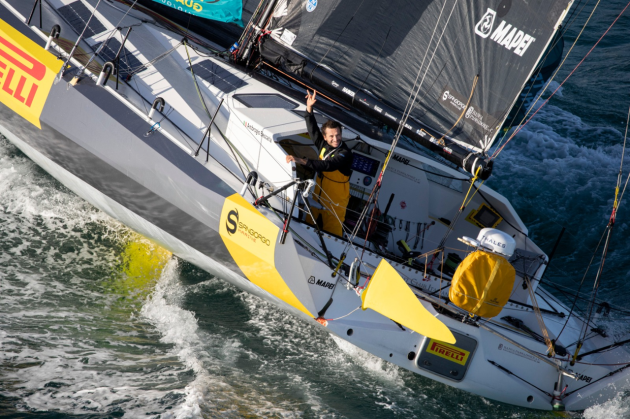 Route du Rhum al giro di boa, Beccaria passa al secondo posto ed è primo tra gli italiani