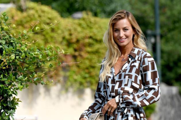 Beatrice Venezi, a Nizza "Tous Citoyens" per la censura: "È neofascista"; il direttore dell'Opera: "Artista di fama internazionale, concerto si farà"