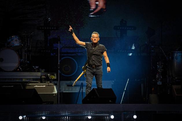 Springsteen a Ferrara, il concerto si farà nonostante l'alluvione. Gli organizzatori: "Rispetto per il dramma, ma qui c'è sicurezza"