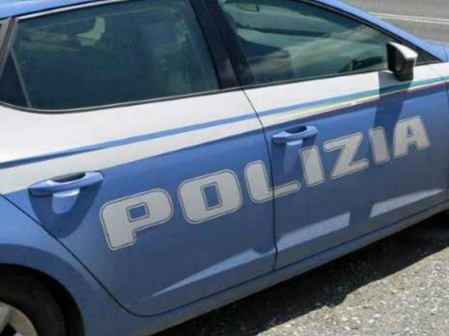 Duplice omicidio Bologna, trovati cadaveri di Luca Monaldi di 54 e Luca Giombi di 50 anni in appartamento, uno sgozzato e l’altro eviscerato