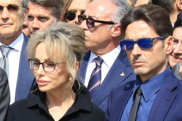 Forza Italia, Pier Silvio e Marina Berlusconi mettono la parola fine alla loro discesa in campo. Retroscena 