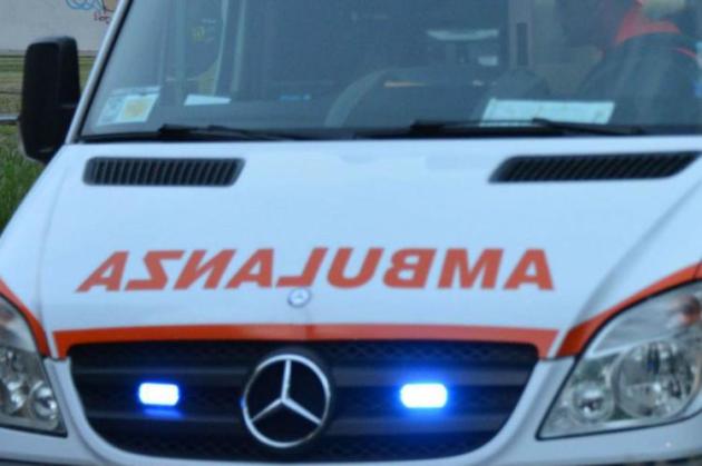 Livorno, coppia di turisti americani investita da un bus al porto: morta donna di 83 anni, marito 84enne in codice rosso
