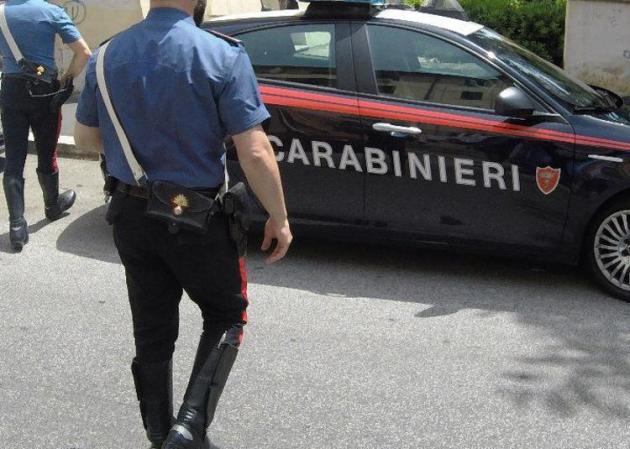 Caserta, donna sotto choc in strada con feto in placenta: fermata per infanticidio