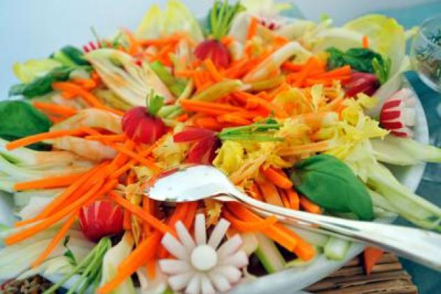 Pancia gonfia dopo i pasti? Verdure e non solo, quali possono essere le cause