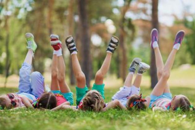 Riparte lo sport per bambini, medico-fisiatra: "Benefici su postura, psiche e peso"