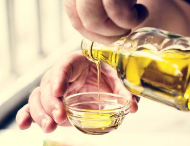 Olio extravergine d'oliva, difende cuore e cervello: tutte le proprietà