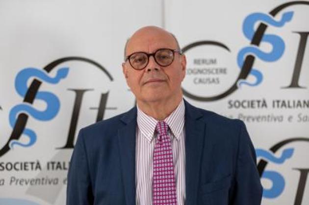 Vaccini, appello igienisti: "Anti-Hpv e screening arma contro cancro cervice uterina"