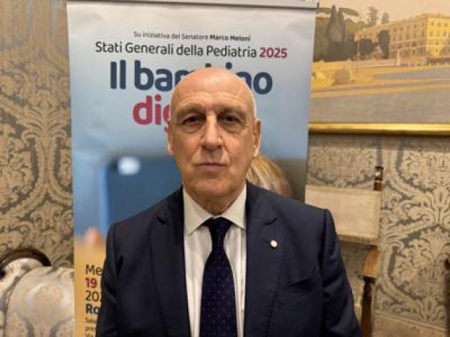 Agostiniani (Sip): "Ritardare smartphone in ragazzi protegge vista, sonno e peso"