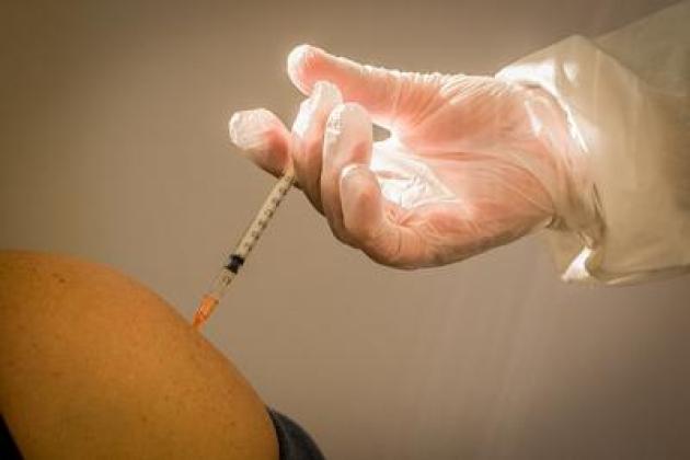 Tumori, in Toscana 200mila persone con cancro, Fondazione Aiom raccomanda 5 vaccinazioni