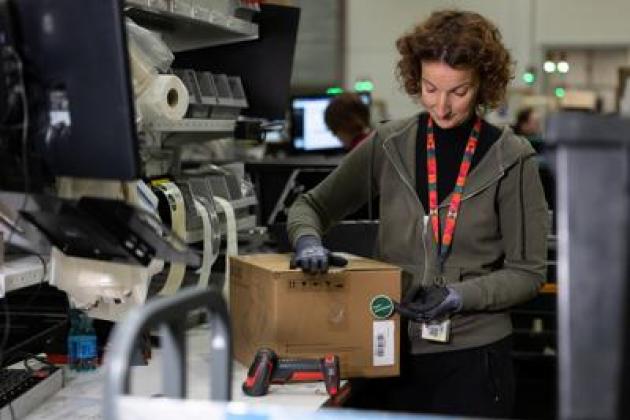 Amazon trasforma centro di distribuzione di Castel San Giovanni nel primo centro resi d’Italia