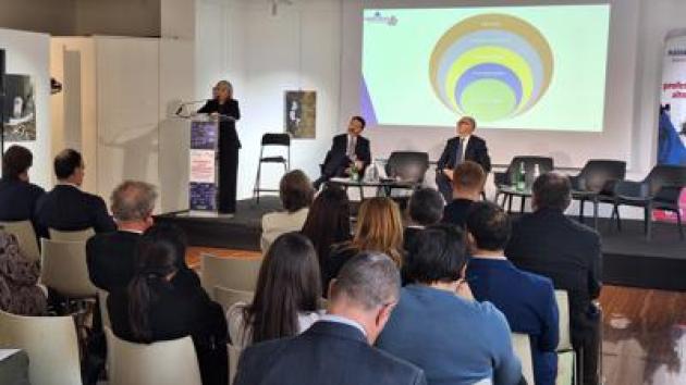 Professioni, Riccio (Uni): "Certificazione per non ordinistiche è fondamentale"