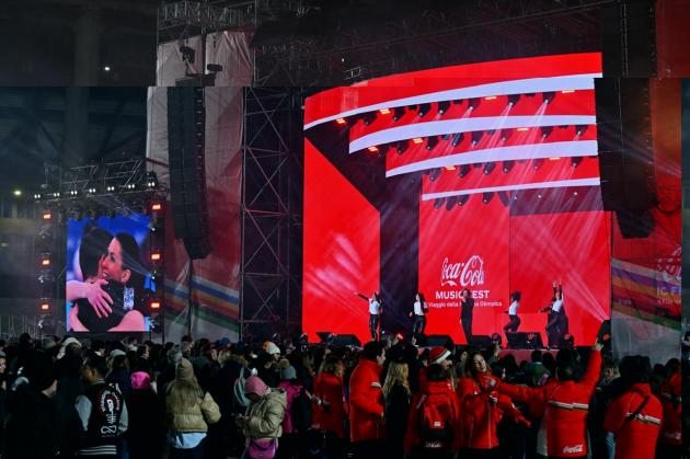 Milano-Cortina, parte il viaggio della Fiamma Olimpica, Coca-cola accende Roma tra sport e musica