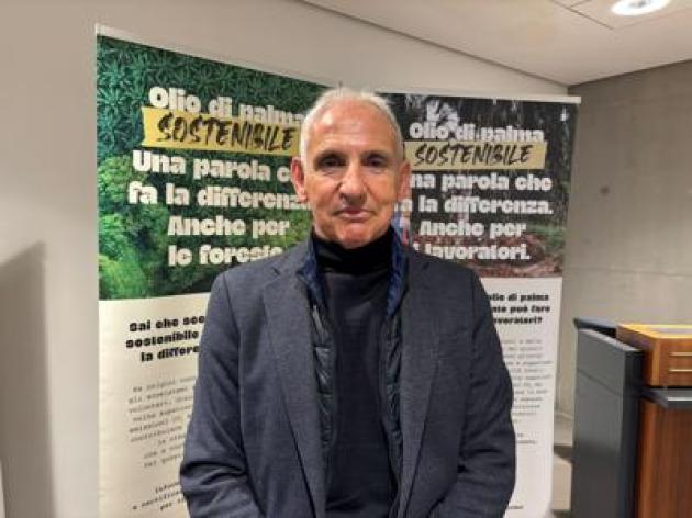 Alimentazione, fisiologo Banni: "L&rsquo;olio di palma non &egrave; cattivo"