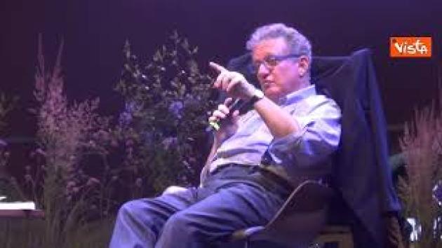 Antonio Di Bella, dal giornalismo all’intrattenimento. “Che c’azzecca?”, direbbe qualcuno