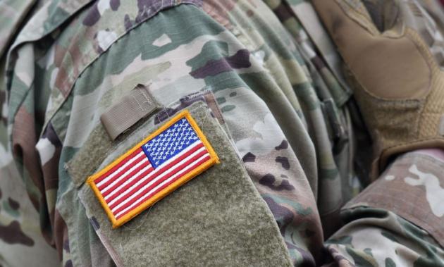 Vaccino covid, non più obbligatorio per l'esercito USA: i democratici cedono alla richiesta repubblicana