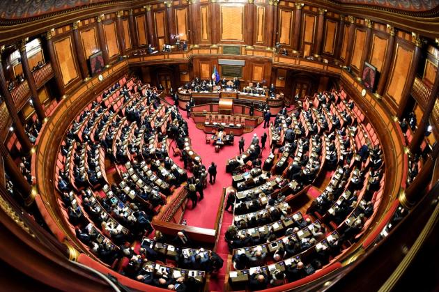 Primo De Nicola, 5 stelle: Renzi sta facendo perdere tempo agli italiani