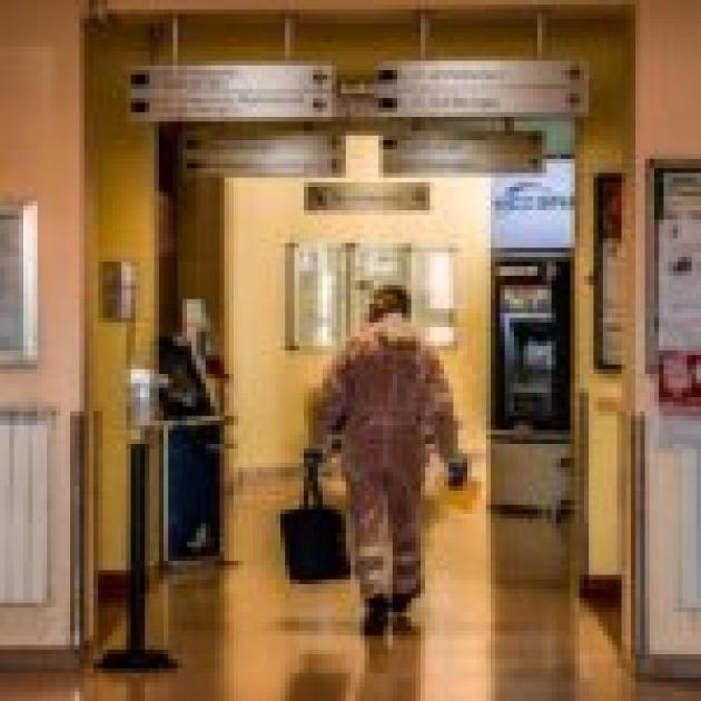 Coronavirus, esperti: ‘In Lombardia morto 1 paziente su 2 in terapia intensiva’