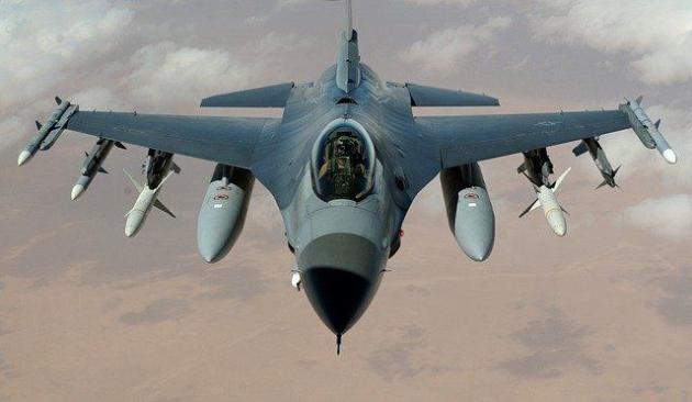 Libia, sale la tensione: 8 caccia russi trasferiti dalla Siria
