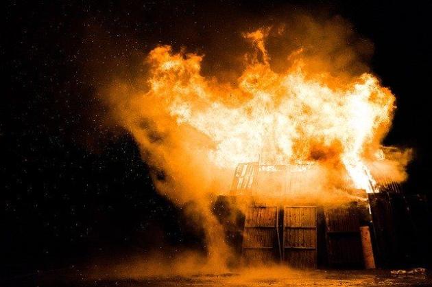 Minneapolis, continuano le proteste: incendiato un commissariato
