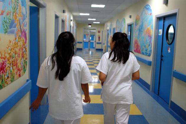 Covid vaccino, il 27 è V-day: prima vaccinata infermiera che cura a casa anziani