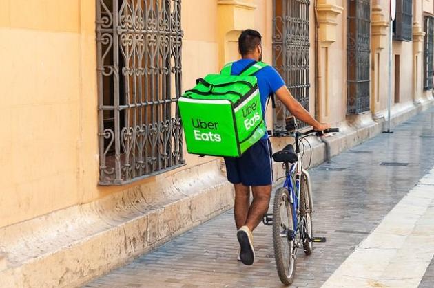 Uber Italy commissariata: caporalato sui rider