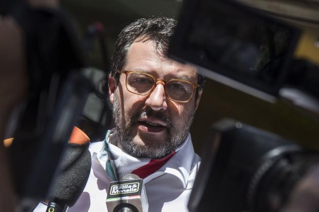 Elezioni, Salvini esulta su Twitter: “Centrodestra in vantaggio alla Camera e al Senato”