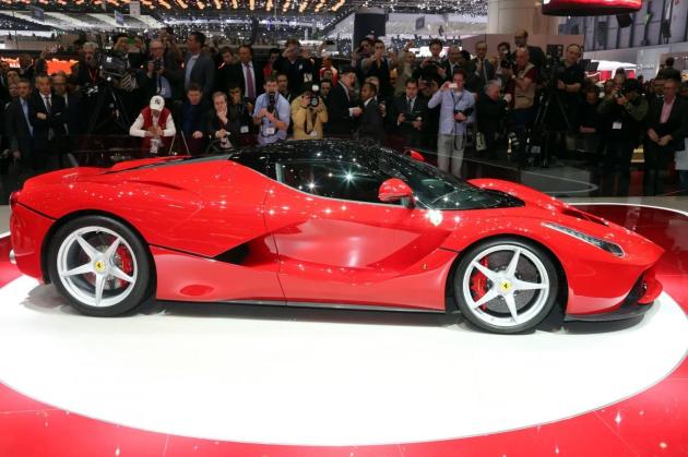 Coronavirus, annullato il Salone dell'auto di Ginevra del 2021