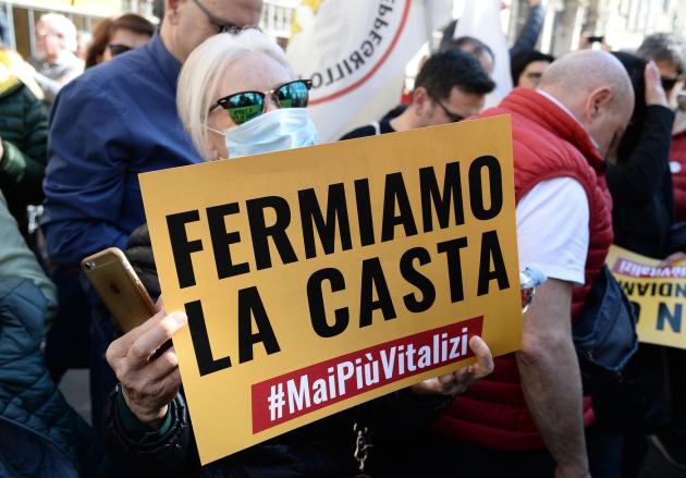 Vitalizi, Di Nicola M5s: 'Se vengono ripristinati è scandaloso'