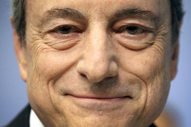 Draghi non molla e Mattarella per convincerlo punta tutto sui poteri forti internazionali