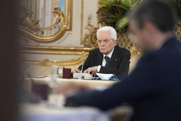 Consultazioni Governo in tempo reale, Mattarella oggi vede Casellati e Fico