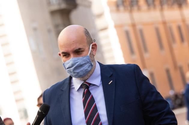 Crisi di governo, Crimi (M5s: "Scelta incomprensibile di Renzi"