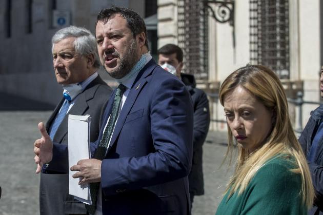 Sondaggi politici clamorosi: Meloni supera Salvini, colpo di scena