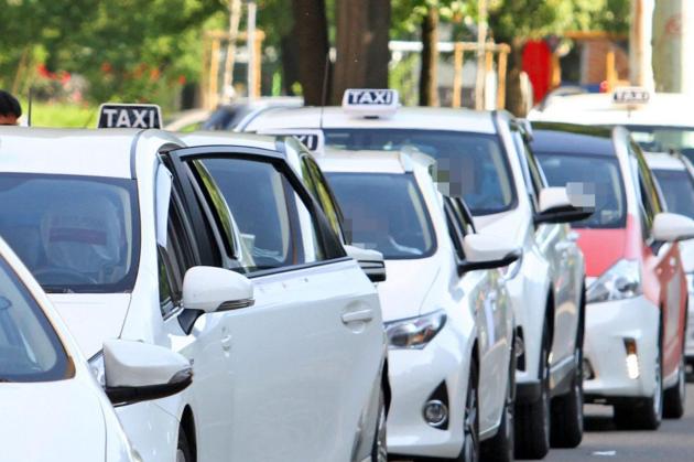 L'Antitrust avvia verifiche sui taxi: dalle lunghe attese sino ai Pos mancanti, ecco tutti i punti critici sotto inchiesta