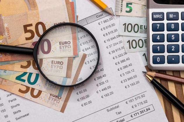 Il Ceo di una banca guadagna 86 volte più di un bancario