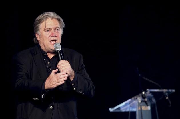 Usa 2024, la profezia di Steve Bannon dal carcere: "Biden si ritirerà e sarà un problema per Trump, via un rivale che sa di poter battere"