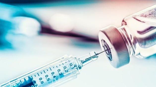 Vaccino Covid, "Pfizer ha cercato di intimidire l'India": Dio ci salvi dai benefattori e dai filantropi