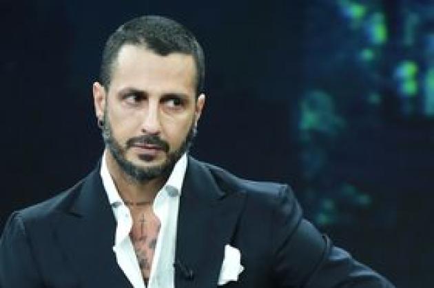 Fabrizio Corona, rottura con l'ex socio Gabriele Parpiglia: 'Piangevi mentre ero in galera, mi hai venduto'