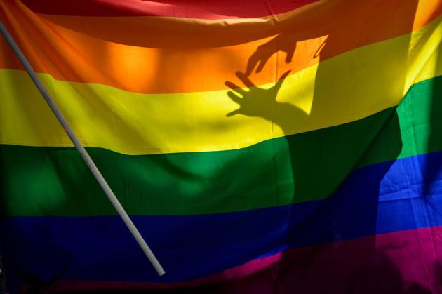 Cacciato di casa dalla madre perché gay. Fico: 'Necessaria una legge contro l'omofobia'